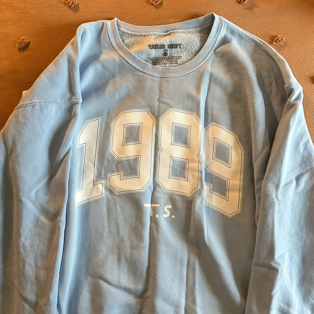 Taylor Swift - 1989 2XL Crewneck